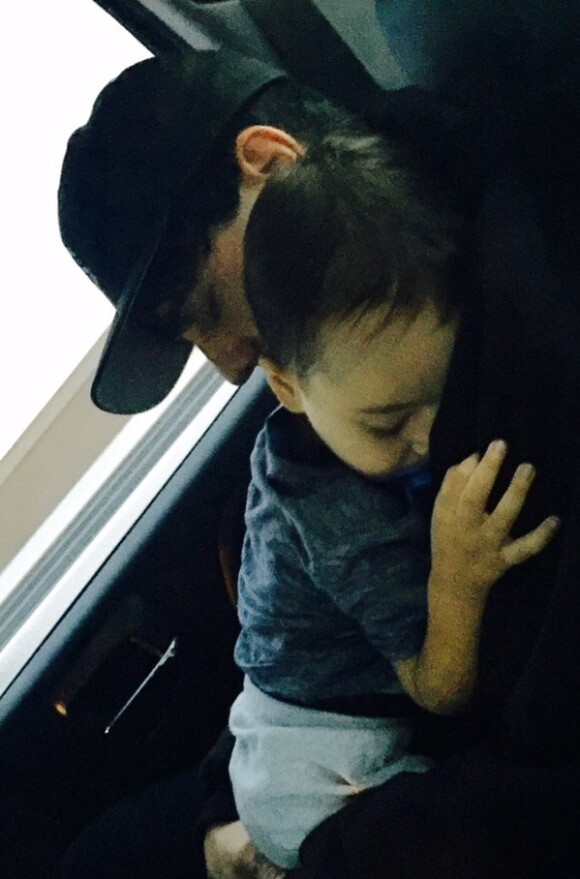 Criss Angel retrouve son fils Johnny atteint d'une leucémie / photo postée sur Twitter.