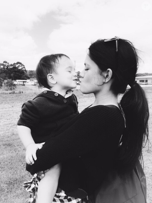 Johnny, le fils de Criss Angel, et sa maman Shaunyl Benson / photo postée sur Twitter.