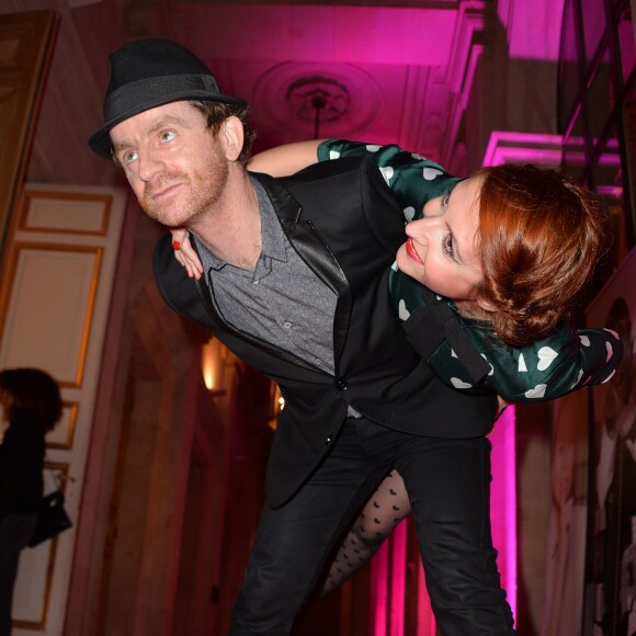 Mathias Malzieu (Dionysos) et sa compagne Rose Marie - Lancement du livre "Finger in the nose" par Sandra Lou pour lutter contre le cancer des enfants au Palais Brongniart à Paris, le 2 novembre 2015. © Veeren Ramsamy/Bestimage