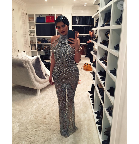 Kylie Jenner prête pour la soirée d'anniversaire de Kris Jenner (60 ans) à Los Angeles. Le 6 novembre 2015.
