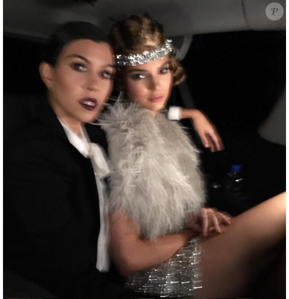 Kourtney Kardashian et Kendall Jenner se rendent à la soirée d'anniversaire de Kris Jenner (60 ans) à Los Angeles. Le 6 novembre 2015.