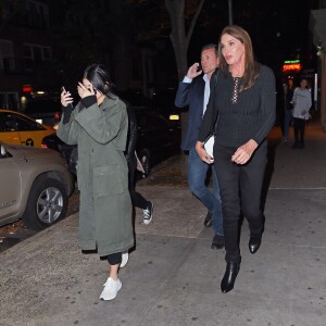 Caitlyn Jenner, ses filles Kendall et Kylie, et leur amie la chanteuse Justine Skye se rendent au Carbone à New York. Le 7 novembre 2015.