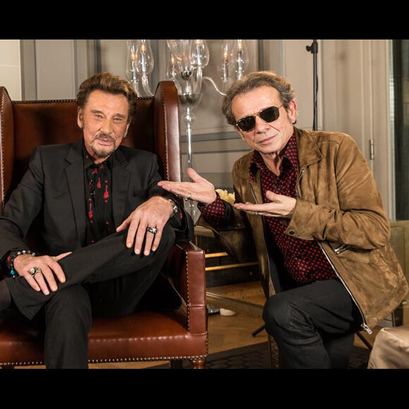 Exclusif - Johnny Hallyday et Philippe Manoeuvre - Johnny Hallyday présente son 50ème album studio "De l'amour" lors d'une conférence de presse organisée à l'hôtel The Peninsula à Paris, le 6 novembre 2015. En parallèle de cet album, qui sortira le 13 novembre, Philippe Manoeuvre publiera trois jours plus tard le livre "La terre promise" (Fayard), racontant la tournée américaine de Johnny Hallyday en 2014. © Cyril Moreau / Bestimage