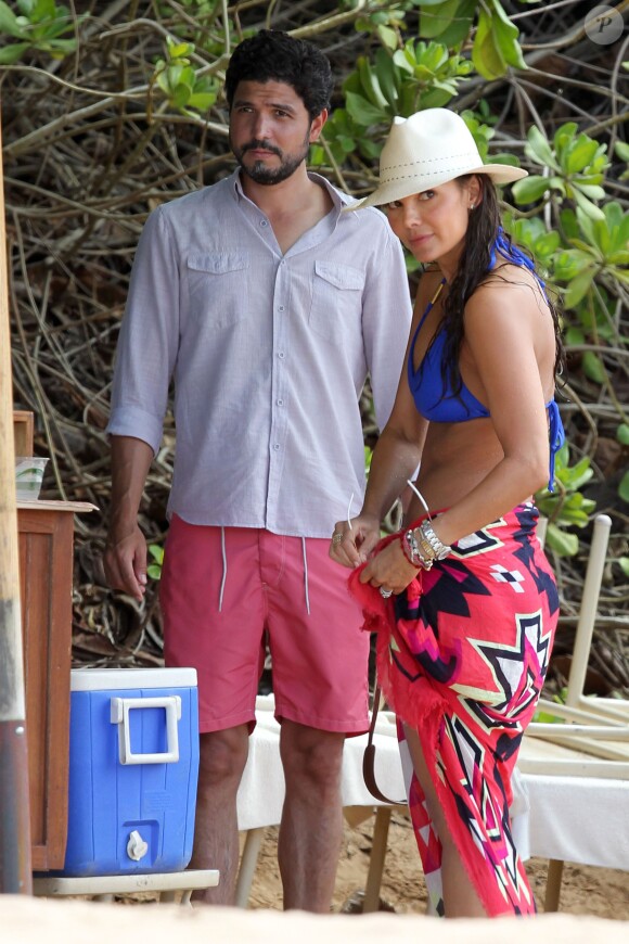 Ali Landry et son mari Alejandro Monteverde en vacances a Hawaii, le 26 septembre 2012