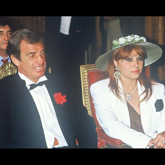 JEAN PAUL BELMONDO ET SON EX FEMME ELODIE MARIENT LEUR FILLE PATRICIA EN 1986