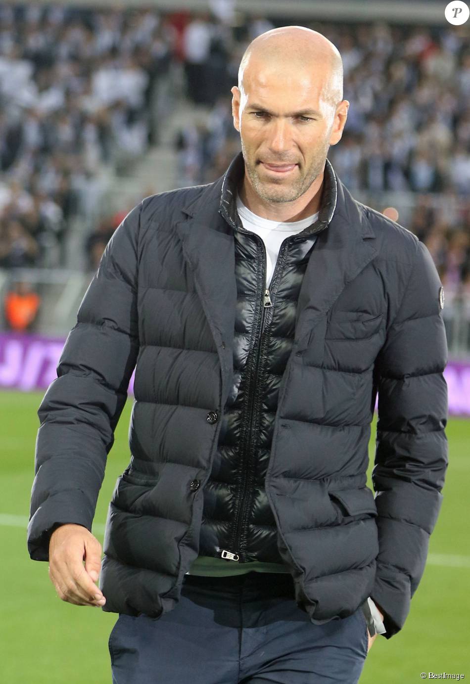 Zinedine Zidane People Au Match De Football Bordeaux Montpellier Dans Le Nouveau Stade A Bordeaux Le 23 Mai 2015 People Attend The Bordeaux Montpellier Foot Purepeople