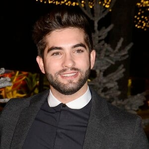 Kendji Girac participe à l'inauguration du village de Noël des Champs-Élysées à Paris le 13 novembre 2015.