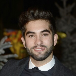 Kendji Girac participe à l'inauguration du village de Noël des Champs-Élysées à Paris le 13 novembre 2015.