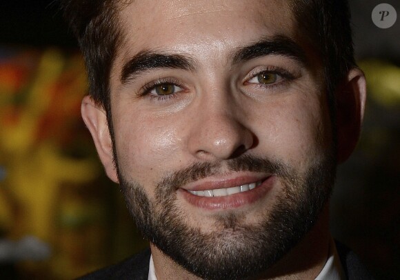 Kendji Girac participe à l'inauguration du village de Noël des Champs-Élysées à Paris le 13 novembre 2015.