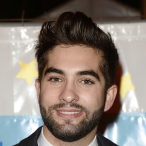 Kendji Girac participe à l'inauguration du village de Noël des Champs-Élysées à Paris le 13 novembre 2015.