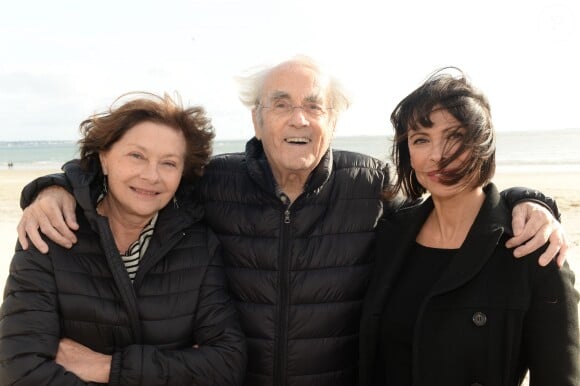 Macha Méril et son mari Michel Legrand, Mathilda May - Rendez-vous sur la plage lors du Festival du Cinéma et Musique de Film de La Baule, le 14 novembre 2015.