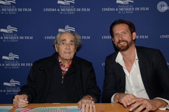 Michel Legrand, en séance de dédicace, et Sam Bobino - Festival du Cinéma et Musique de Film de La Baule le 15 novembre 2015.