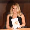 Khloé Kardashian dédicace son livre "Strong Looks Better Naked" à la librairie Barnes & Noble à The Grove à Los Angeles, le 9 novembre 2015