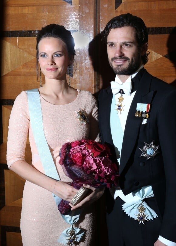 Le prince Carl Philip de Suède et sa femme la princesse Sofia (Sofia Hellqvist), enceinte, lors d'une cérémonie à Académie royale suédoise des sciences de l'ingénieur à Stockholm, le 23 octobre 2015.