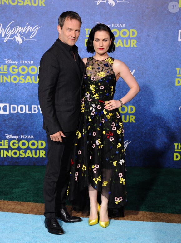 Anna Paquin et son époux Stephen Moyer à la première du film Le voyage d'Arlo à Los Angeles, le 17 novembre 2015.
