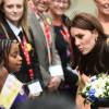 Kate Middleton, duchesse de Cambridge (en robe Matthew Williamson), prenait part le 18 novembre 2015 à Londres à une conférence à l'initiative de Place2Be, dont elle est la marraine, sur la nécessité de dépister et d'agir rapidement dans les cas de troubles psychologiques chez l'enfant.