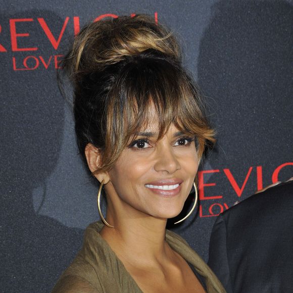Halle Berry à la soirée The Revlon LOVE IS ON Million Dollar Challenge, à New York, le 18 novembre 2015.