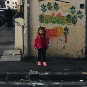 Romy, 3 ans, fille de la chanteuse Coeur de Pirate, à Marseille, en novembre 2015.