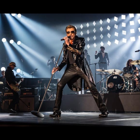 Exclusif : Johnny Hallyday sur scène à Amnéville le 18 novembre 2015.