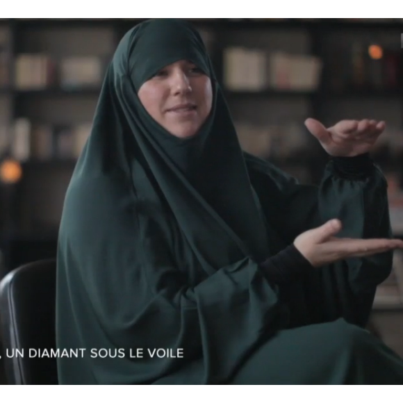 Mélanie Georgiadès, alias Diam's, interviewée dans le magazine d'information Sept à huit sur TF1, le dimanche 24 mai 2015.