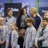 La princesse Mary de Danemark participait le 24 novembre 2015 au club KB à Copenhague, avec la joueuse de tennis Caroline Wozniacki, à la journée d'aide aux enfants Bornehjaelpsdagen dont elle est la marraine et qui a profité à 22 jeunes adolescents placés en foyer ou en famille d'accueil.