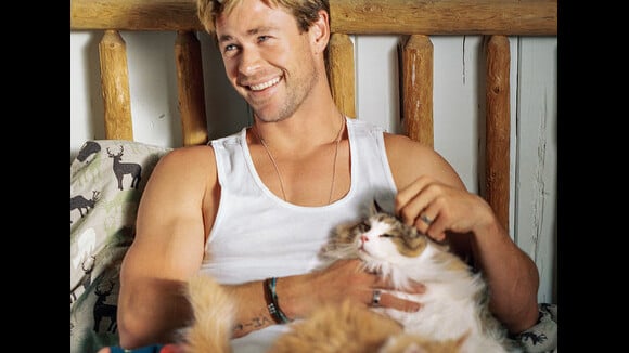 Chris Hemsworth dans les coulisses de son shooting pour Vanity Fair.