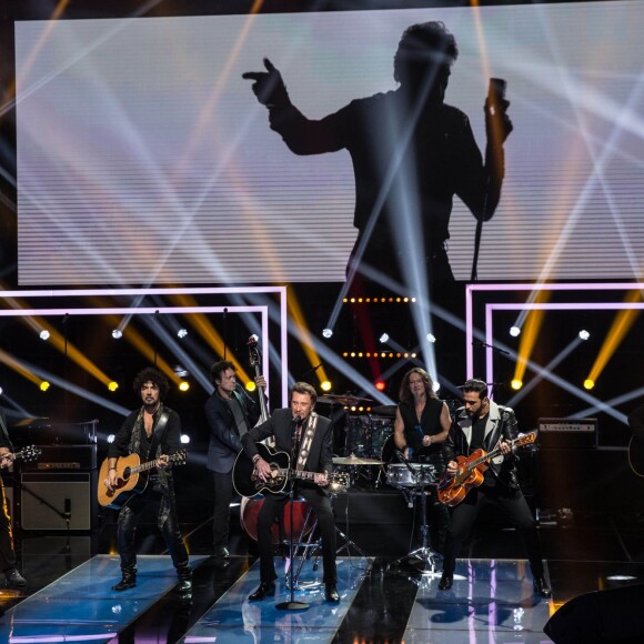 Exclusif - Robin Le Mesurier, Yarol Poupaud, Laurent Vernerey, Geoff Dugmore, Maxim Nucci et Philippe Almosnino - Enregistrement le 28 octobre de l'émission "Le Grand Show : Spécial Johnny Hallyday". Diffusion sur France 2 le 28 novembre ©Cyril Moreau/Bestimage.