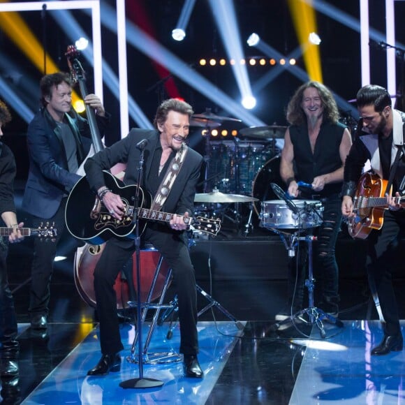 Exclusif - Yarol Poupaud, Laurent Vernerey, Geoff Dugmore et Maxim Nucci - Enregistrement le 28 octobre de l'émission "Le Grand Show : Spécial Johnny Hallyday". Diffusion sur France 2 le 28 novembre ©Cyril Moreau/Bestimage.