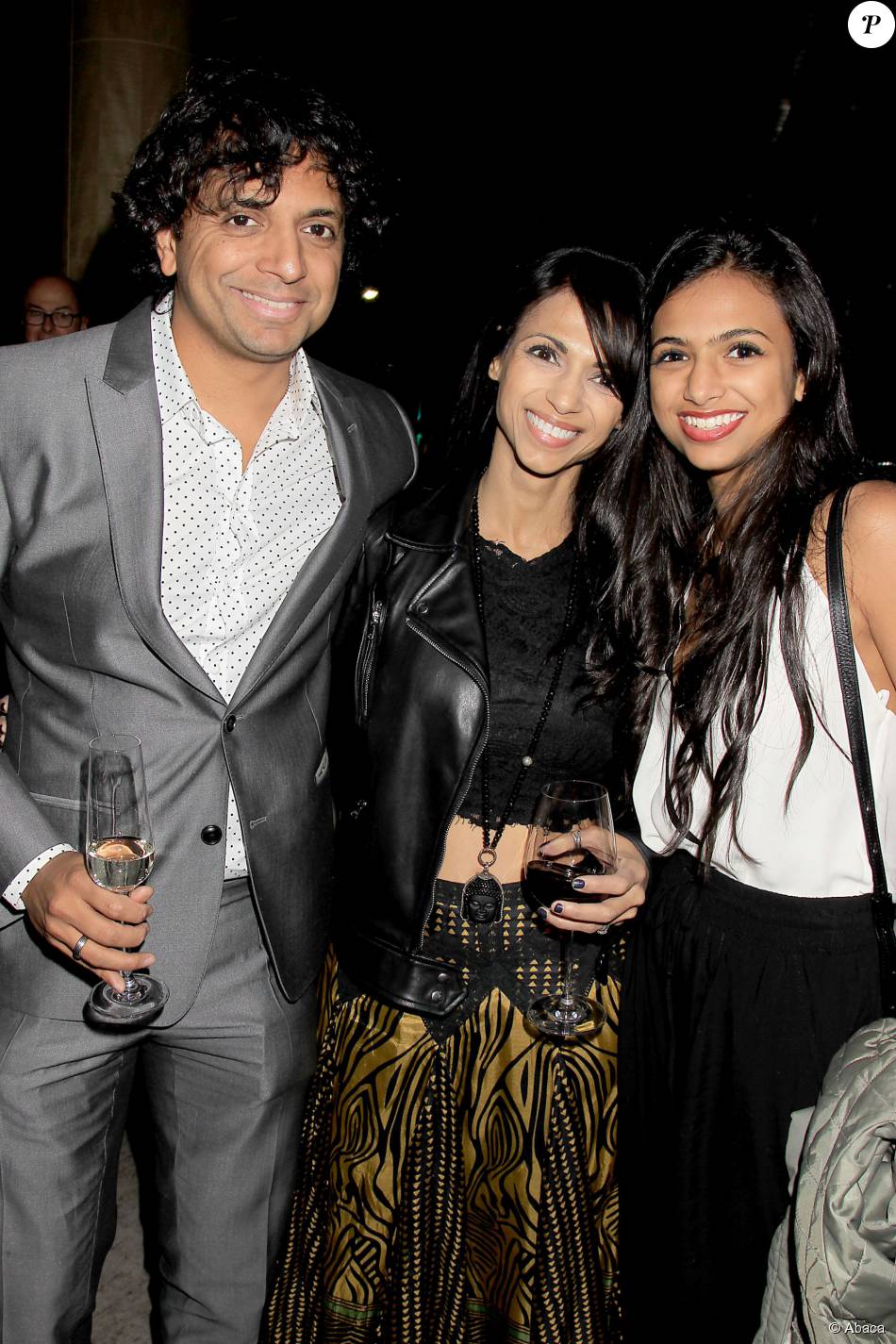 M. Night Shyamalan, Bhavna Vaswani, Saleka Shyamalan lors d'une