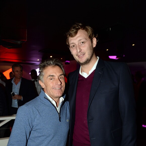 Exclusif - Gérard Holtz et Amaury Leveaux - Soirée pour les 25 ans de Point Plume dans leur boutique à Paris, le 25 novembre 2015. ©Rachid Bellak/Bestimage