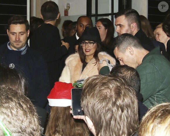 Salma Hayek assiste à la présentation des illuminations de Noël du magasin Stella McCartney. Londres, le 25 novembre 2015.