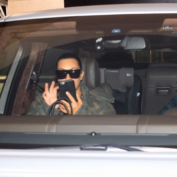 Kim Kardashian et son mari Kanye West sont allés rendre visite à Lamar Odom à l'hôpital Cedars Sinai à Los Angeles, le 26 novembre 2015.