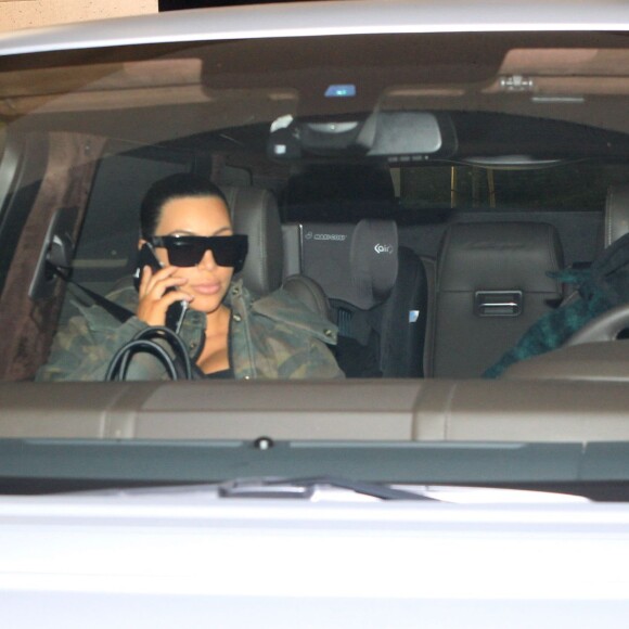 Kim Kardashian et son mari Kanye West sont allés rendre visite à Lamar Odom à l'hôpital Cedars Sinai à Los Angeles, le 26 novembre 2015.