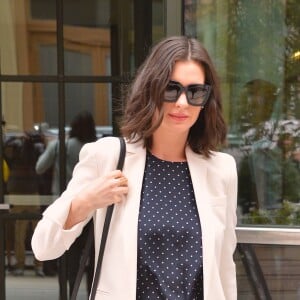 Anne Hathaway en noir et blanc à New York le 22 septembre 2015.