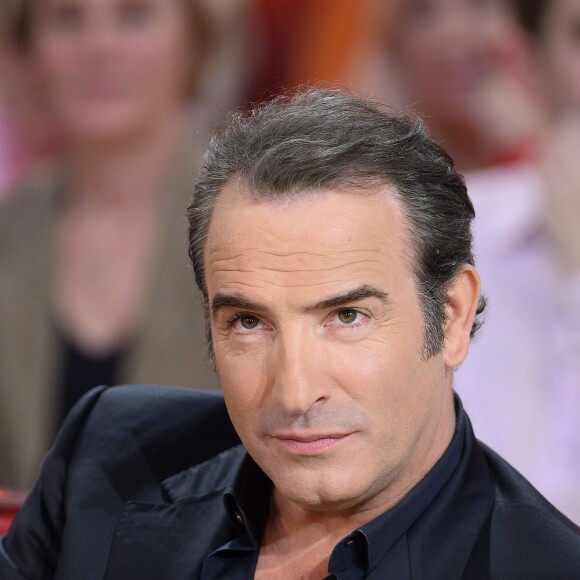 Jean Dujardin - Enregistrement de l'émission "Vivement Dimanche" à Paris le 25 Novembre 2015 et qui sera diffusée le 29 Novembre 2015. Invité principal Véronique Jannot Taping of TV show "Vivement Dimanche" in Paris, France on november 25, 2015.25/11/2015 - Paris