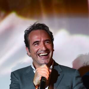 Jean Dujardin - Avant première du film "Un + Une" de Claude Lelouch à l'UGC Normandie à Paris le 23 novembre 2015.