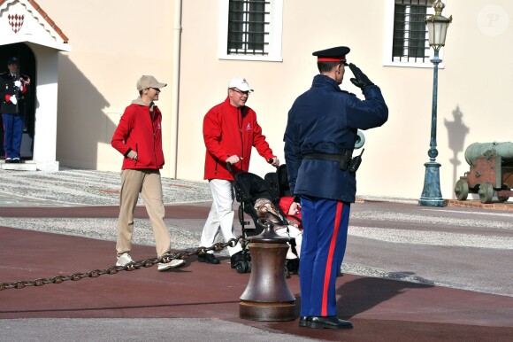 Le prince Albert II de Monaco et la princesse Charlene ont participé avec leurs jumeaux le prince Jacques et la princesse Gabriella, dimanche 29 novembre 2015, à une "Marche pour le Climat" organisée à Monaco par la Fondation Prince Albert II en prélude à la COP21, sommet sur le réchauffement climatique du 30 novembre au 11 décembre à Paris. © Bruno Bebert / Bestimage
