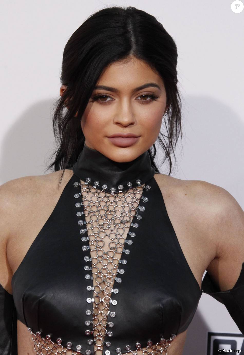 Kylie Jenner Sort Sa Ligne De Maquillage Ses Lèvres Son