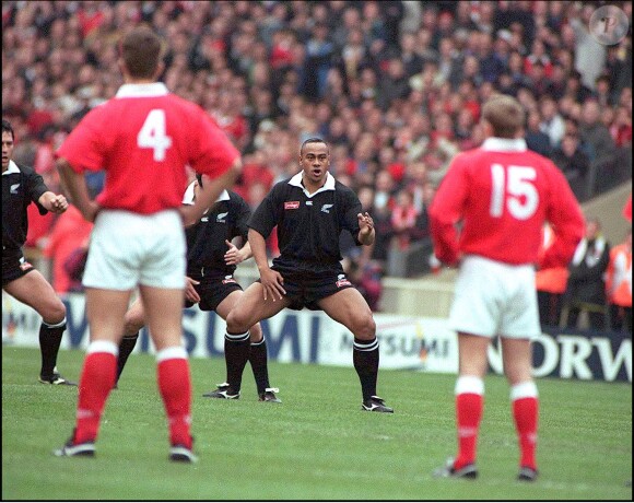 Jonah Lomu lors d'une rencontre entre les Blacks et le Pays de Galles, le 29 novembre 1997 à Wembley à Londres