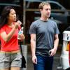 Mark Zuckerberg et sa femme Priscilla Chan dans les rues de New York, le 1er juillet 2012