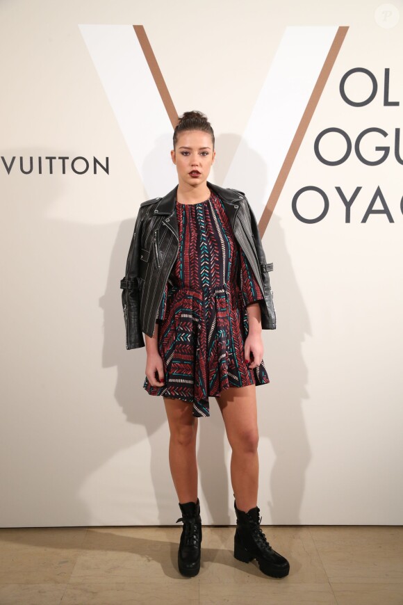 Adèle Exarchopoulos assiste au vernissage de l'exposition "Volez, Voguez, Voyagez - Louis Vuitton" au Grand Palais. Paris, le 3 décembre 2015.