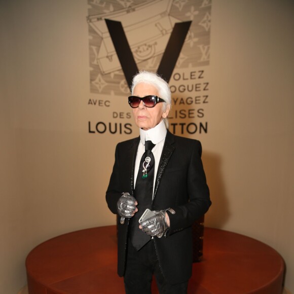 Karl Lagerfeld assiste au vernissage de l'exposition "Volez, Voguez, Voyagez - Louis Vuitton" au Grand Palais. Paris, le 3 décembre 2015.