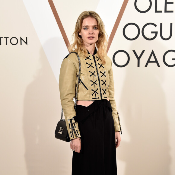 Natalia Vodianova assiste au vernissage de l'exposition "Volez, Voguez, Voyagez - Louis Vuitton" au Grand Palais. Paris, le 3 décembre 2015.