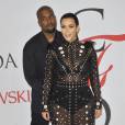 Kanye West et Kim Kardashian aux CFDA Fashion Awards 2015 à New York. Le 1er juin 2015.