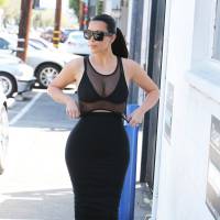 Kim Kardashian a accouché : Une grossesse en robes moulantes et transparentes