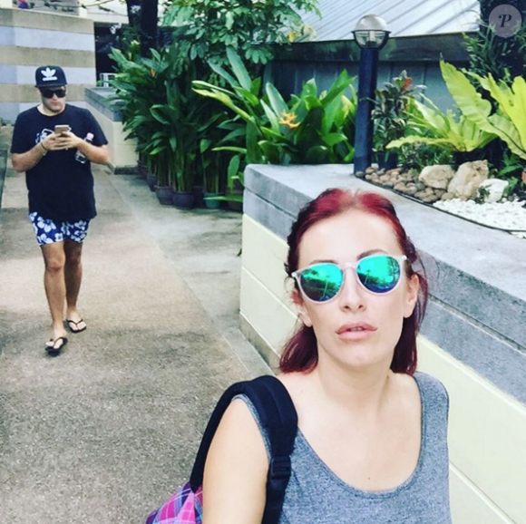 Gaëlle des "Ch'tis" en vacances avec un ami en Thaïlande. Décembre 2015.