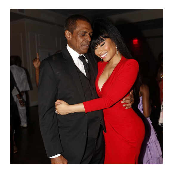 Nicki Minaj avec son père lors du mariage de son frère Jelani Maraj au mois d'août 2015.