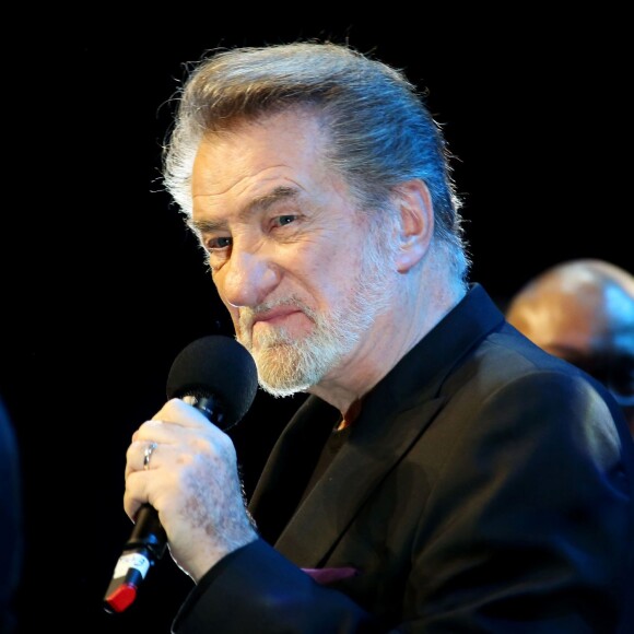 Eddy Mitchell, talent d'honneur France Bleu 2015, en concert aux Folies Bergère à Paris le 10 novembre 2015. © Denis Guignebourg/Bestimage