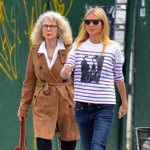 Gwyneth Paltrow et sa mère Blythe Danner - Exclusif - Prix spécial - Gwyneth Paltrow retrouve son ex mari Chris Martin pour un déjeuner d'anniversaire au restaurant Prune à New York, le 27 septembre 2015