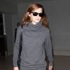 Emma Watson (top Joseph) arrive à l'aéroport LAX de Los Angeles pour prendre un avion le 31 octobre 2014